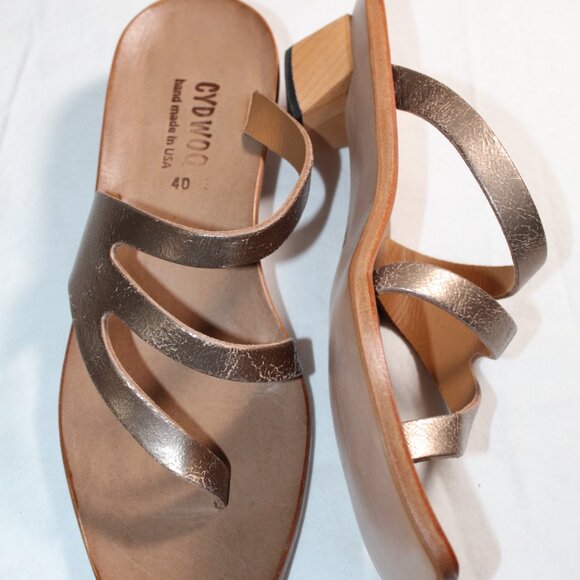 NWB CYDWOQ Cydney Mandel Cupertino Bronze Kitten Heel Sandals 40 - Picture 5 of 6